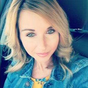 Meet your Posher, Casey